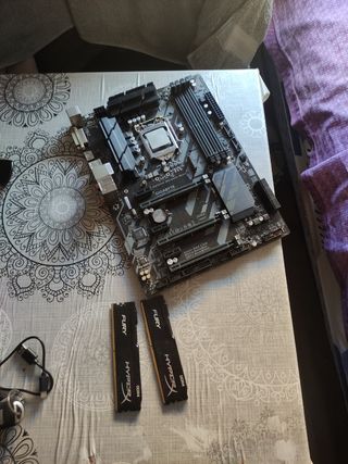 Placa Base Gigabyte Z370 HD3 + RAM + Disipador CPU
