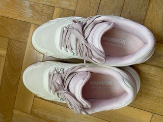 Zapatillas Warrior rosas casi nuevas