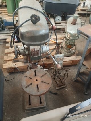 Taladro de columna grande