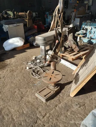 Taladro de columna grande