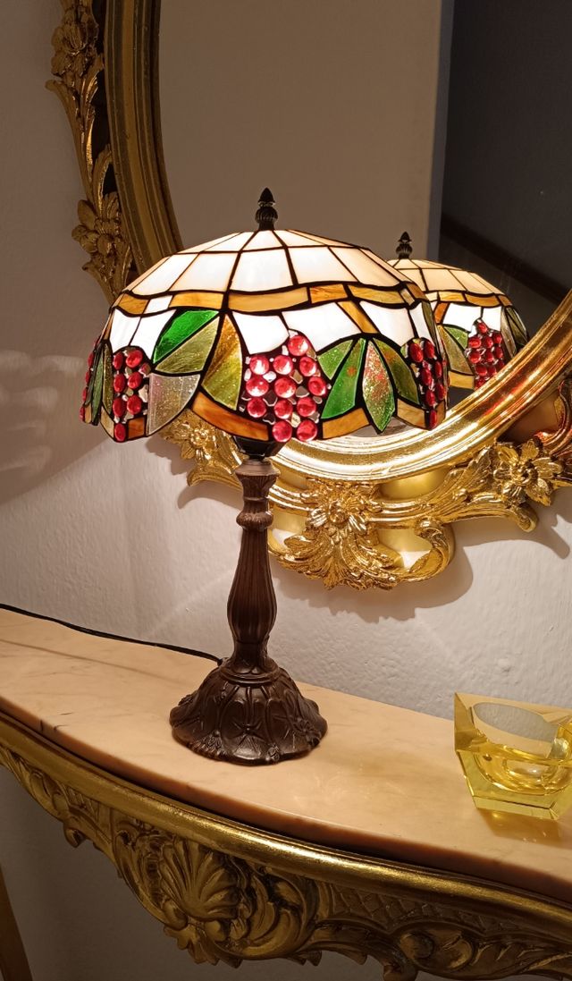 Lámpara de mesa Tiffany uva