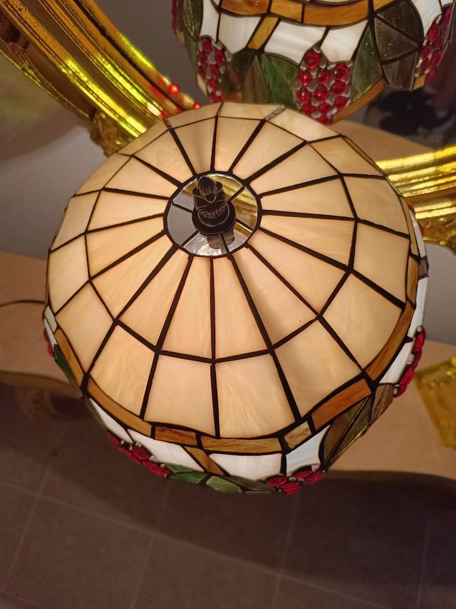 Lámpara de mesa Tiffany uva