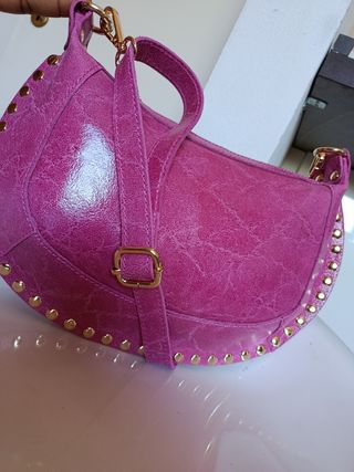 Borsa pelle rosa con borchie oro