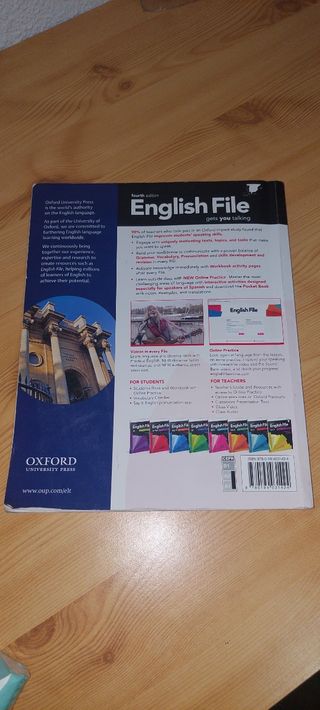 ENGLISH FILE A1/A2