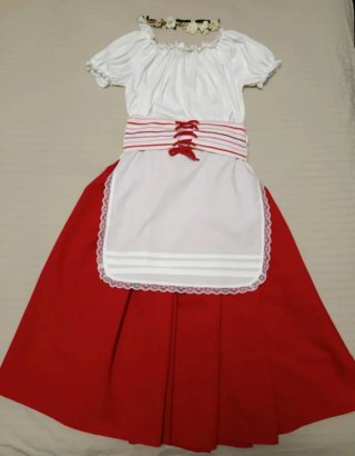 Traje Medieval niña talla 7-9 años.