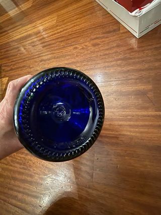 bottiglia in vetro con tappo dipinta a mano