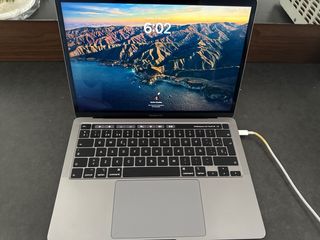 MacBook Pro 13” 2020 - 16 GB RAM - 512 SSD
