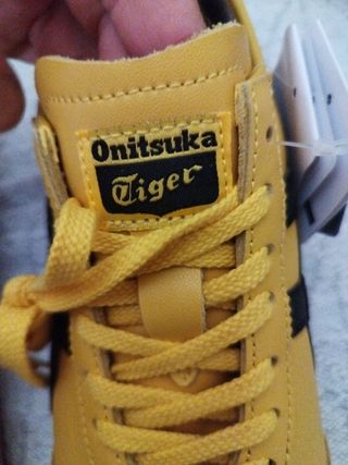 Zapatillas Onitsuka Tiger Amarillas y Negras