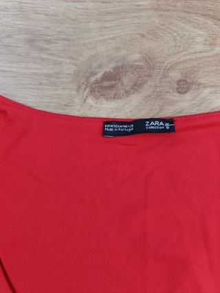 Camiseta básica Zara roja talla M