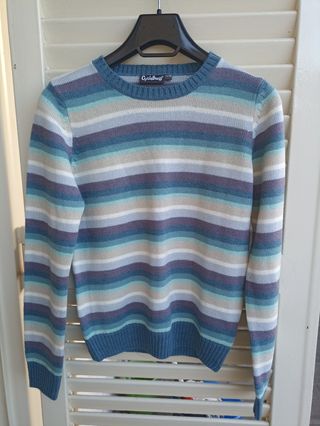Maglione ragazzo a righe.