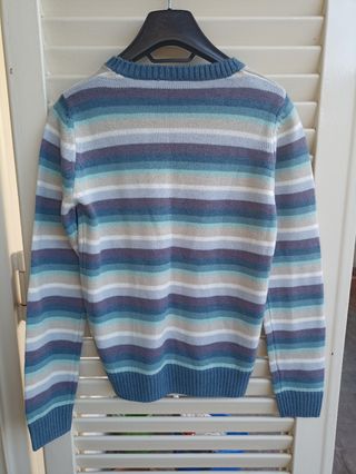 Maglione ragazzo a righe.