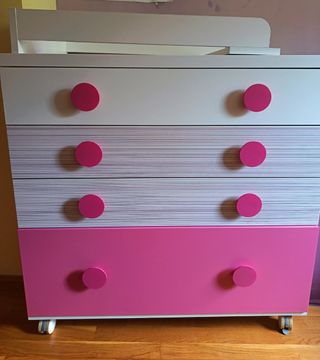 Cómoda Ros infantil rosa y blanca
