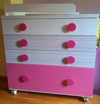 Cómoda Ros infantil rosa y blanca