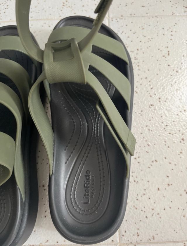 Crocs Brooklyn Gladiator Talla 40 Verde Oliva