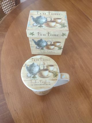 Taza de té de porcelana italiana con caja