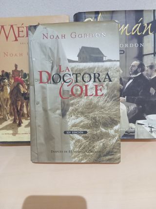 DOCTORA COLE, LA
CHAMAN
EL MEDICO