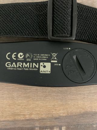 Cinturón Pulsómetro y cargador de reloj garmin.