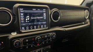 Jeep Wrangler 2.2 CRD Sahara 8ATX E6D Overland