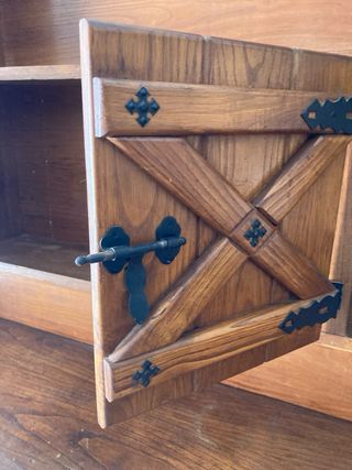 Mueble tirolés de madera