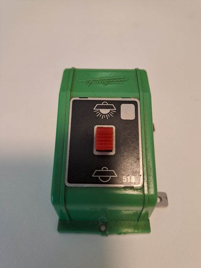 Fleischmann 6923 - On-Off switch