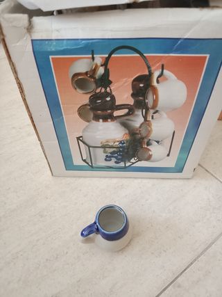 Juego de tazas de cerámica
