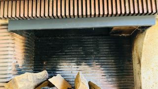 Chimenea de piedra y madera