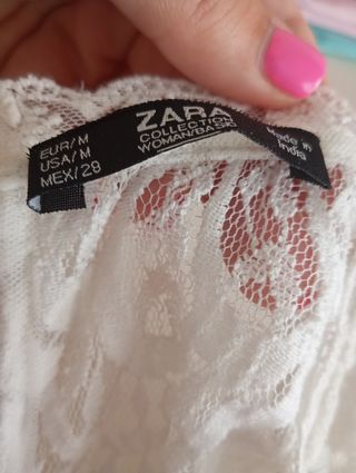 Lote Ropa Mujer: 2 Blusas y Falda