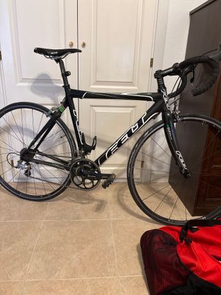 Bicicleta de carretera FELT