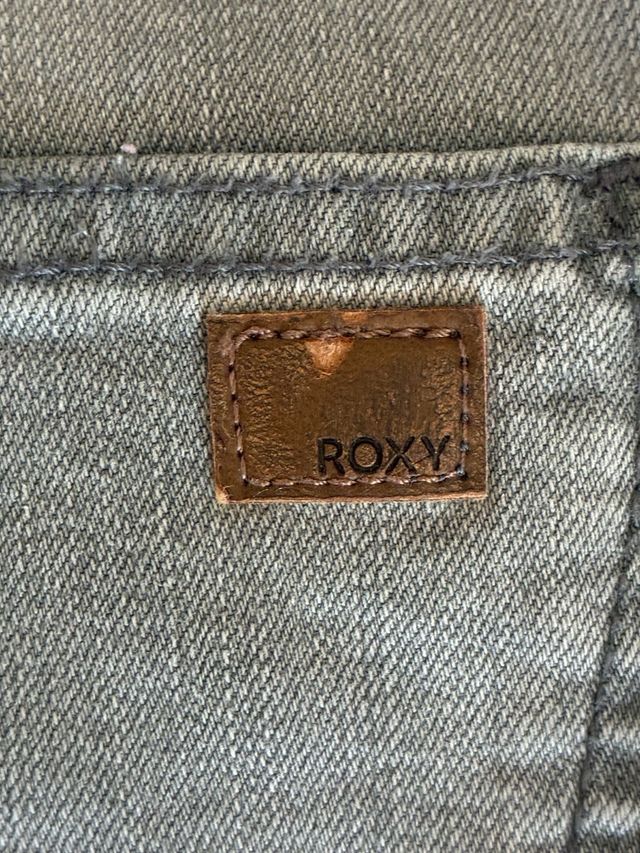 Pantalones vaqueros grises