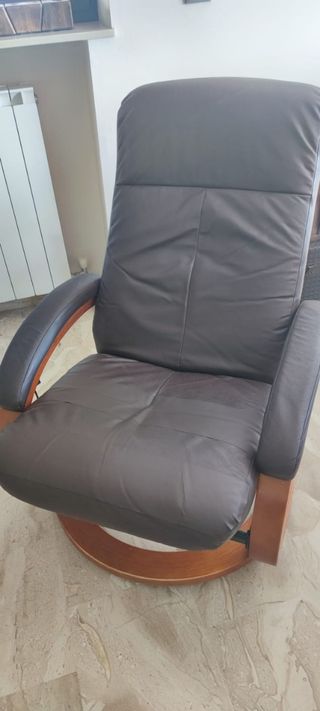 Butaca reclinable poli-piel y madera
