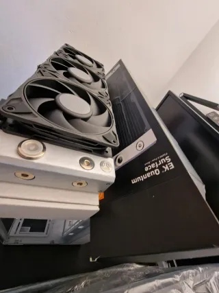 EKWB EK-Quantum Surface P360M X-Flow Radiador