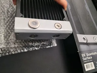 EKWB EK-Quantum Surface P360M X-Flow Radiador