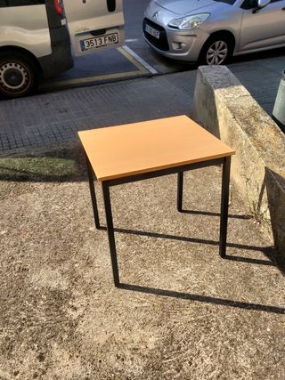 Mesas de instituto, escritorios 
