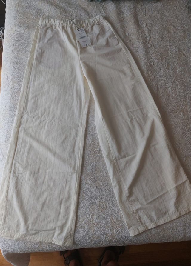 Pantalón fluido Zara beige Talla S