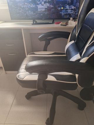 Escritorio y Silla Gaming