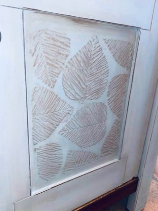 Credenza shabby chic dipinta a mano