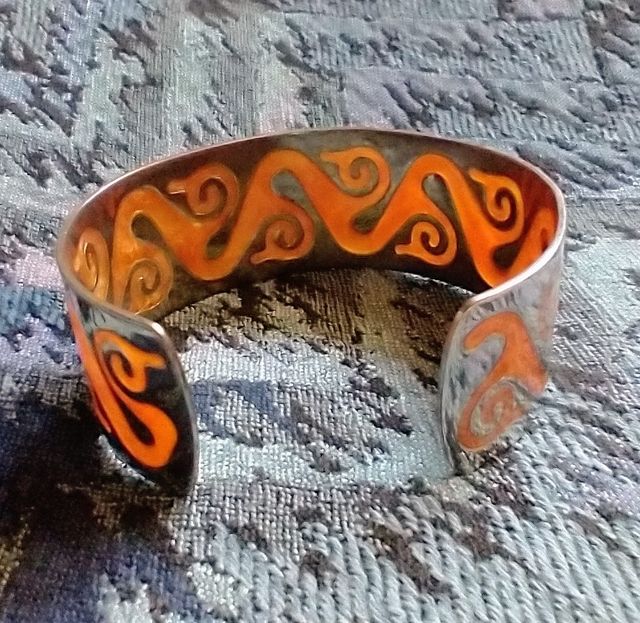 Bracciale rigido decorato