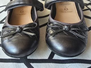Zapatos Geox Niña Talla 35, color gris