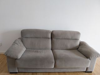 Sofá cama gris de tela
