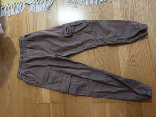 Pantalón cargo Zara marrón Niño 