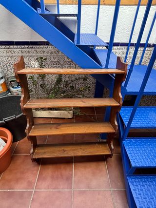 Estantería de madera para pared