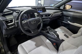 Lexus UX   2.0 250h Business 
