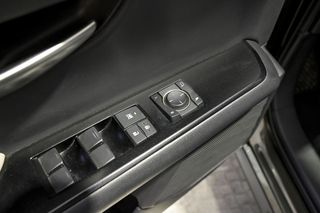 Lexus UX   2.0 250h Business 