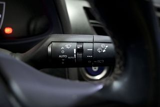 Lexus UX   2.0 250h Business 