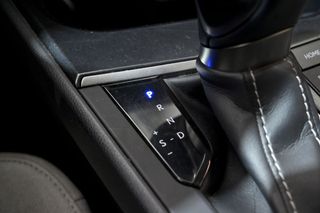 Lexus UX   2.0 250h Business 