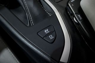 Lexus UX   2.0 250h Business 