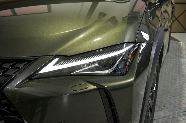 Lexus UX   2.0 250h Business 