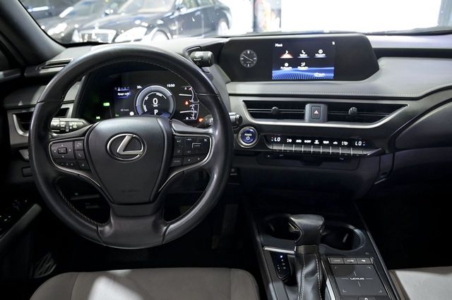 Lexus UX   2.0 250h Business 