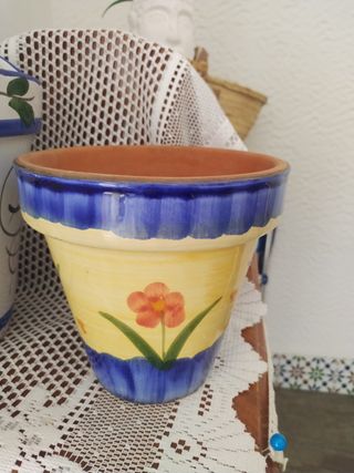 2 vasi da fiori in ceramica dipinti a mano