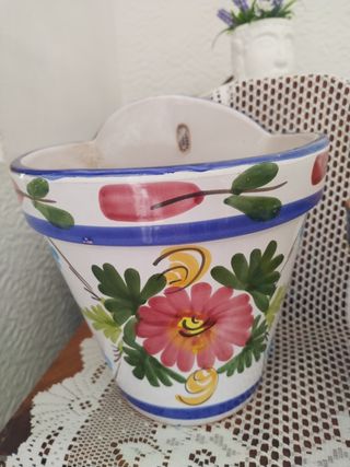 2 vasi da fiori in ceramica dipinti a mano